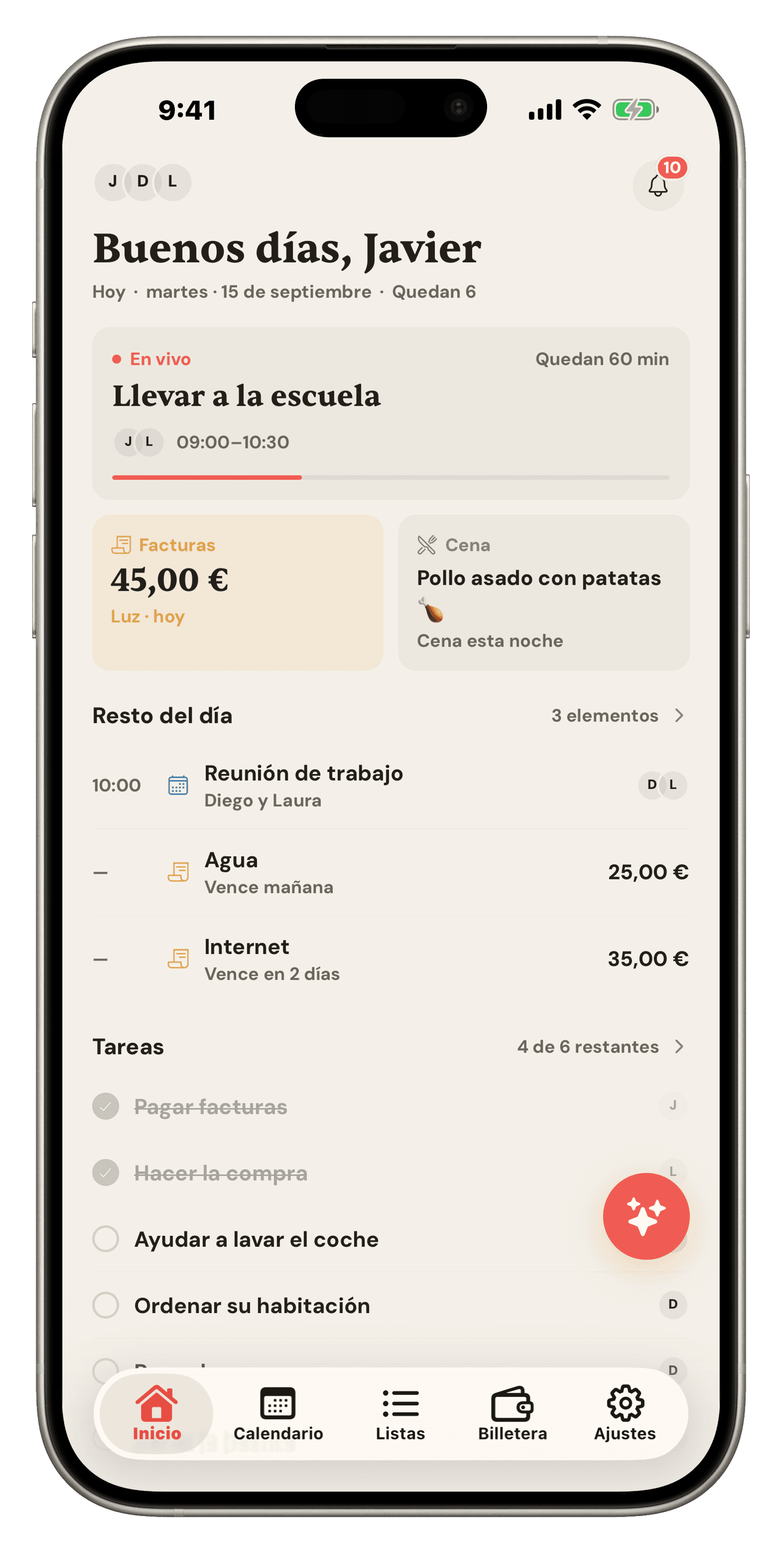 Pantalla principal de Famio: un evento en vivo de la ruta escolar, facturas pendientes, cena de esta noche y tareas de hoy
